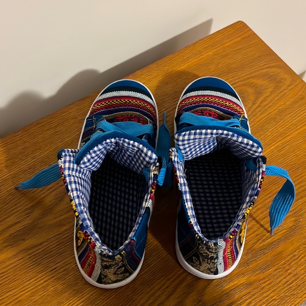 Custom Peruvian Sneakers - Picture 4 of 5